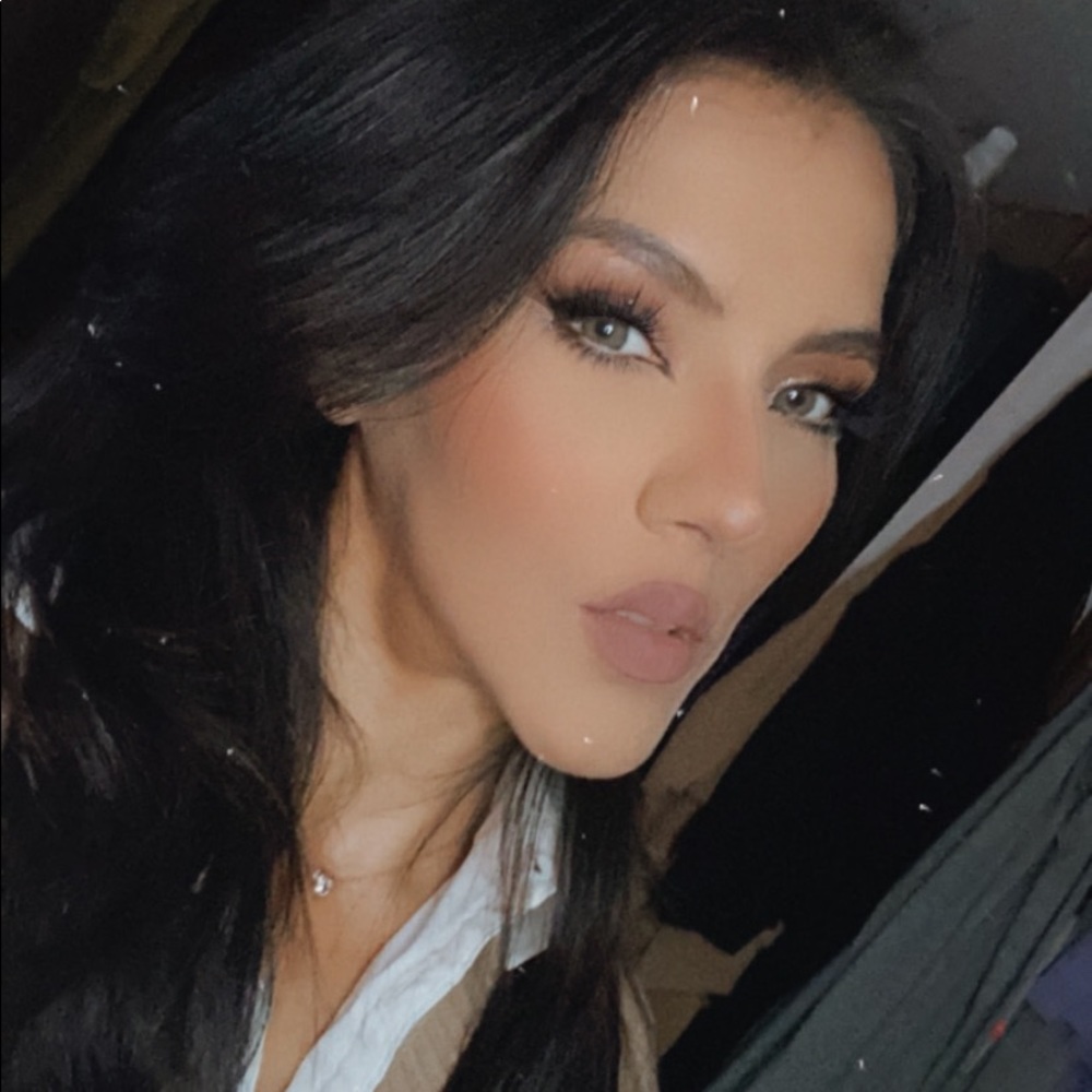 Meet your Posher, Mayra